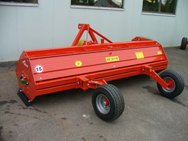 Komáromi KB 3011 B vízszintes tengelyú szárzúzó