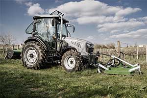 Fotrak MK 754C / MK 754R traktor fülkés/fülke nélküli kivitel 75LE (55,8 kW)
